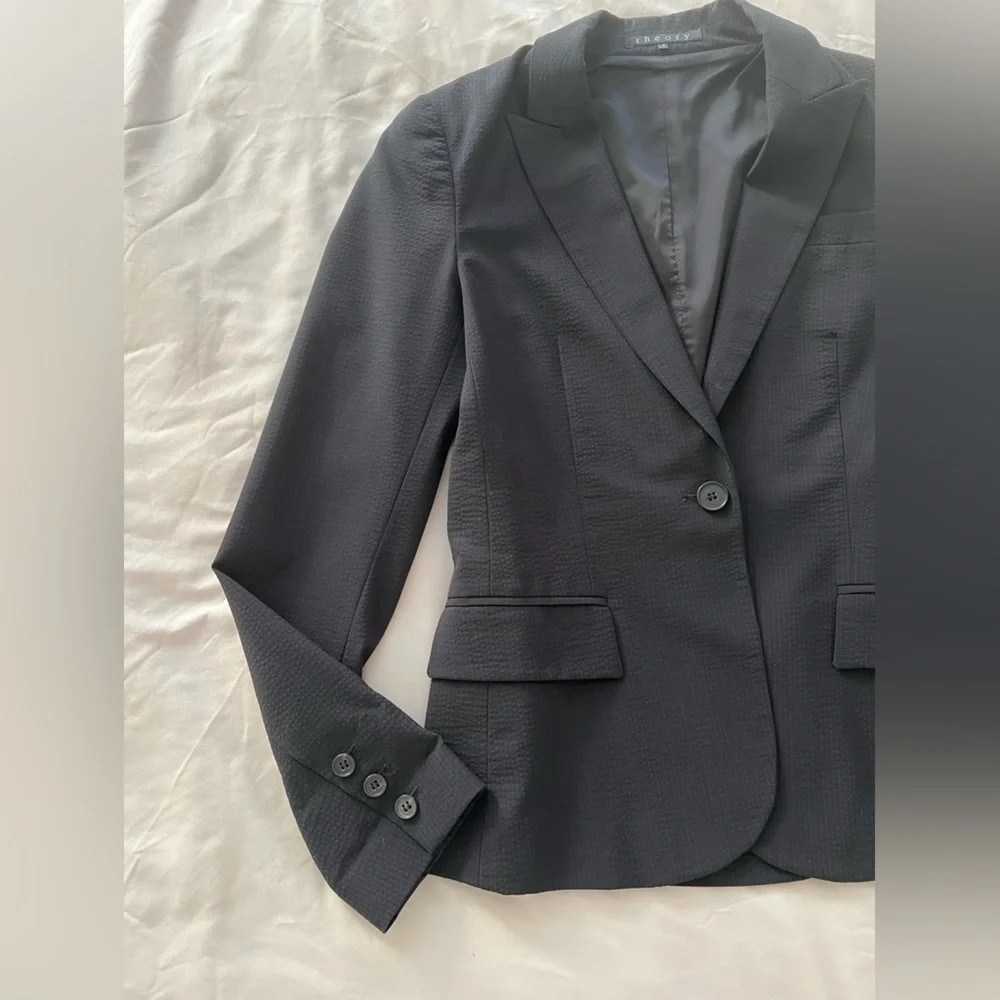 Theory One Button Slim Jacket - Picture 2 of 7
